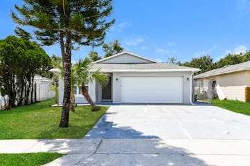 1352 BOULDER DR KISSIMMEE, FL 34744